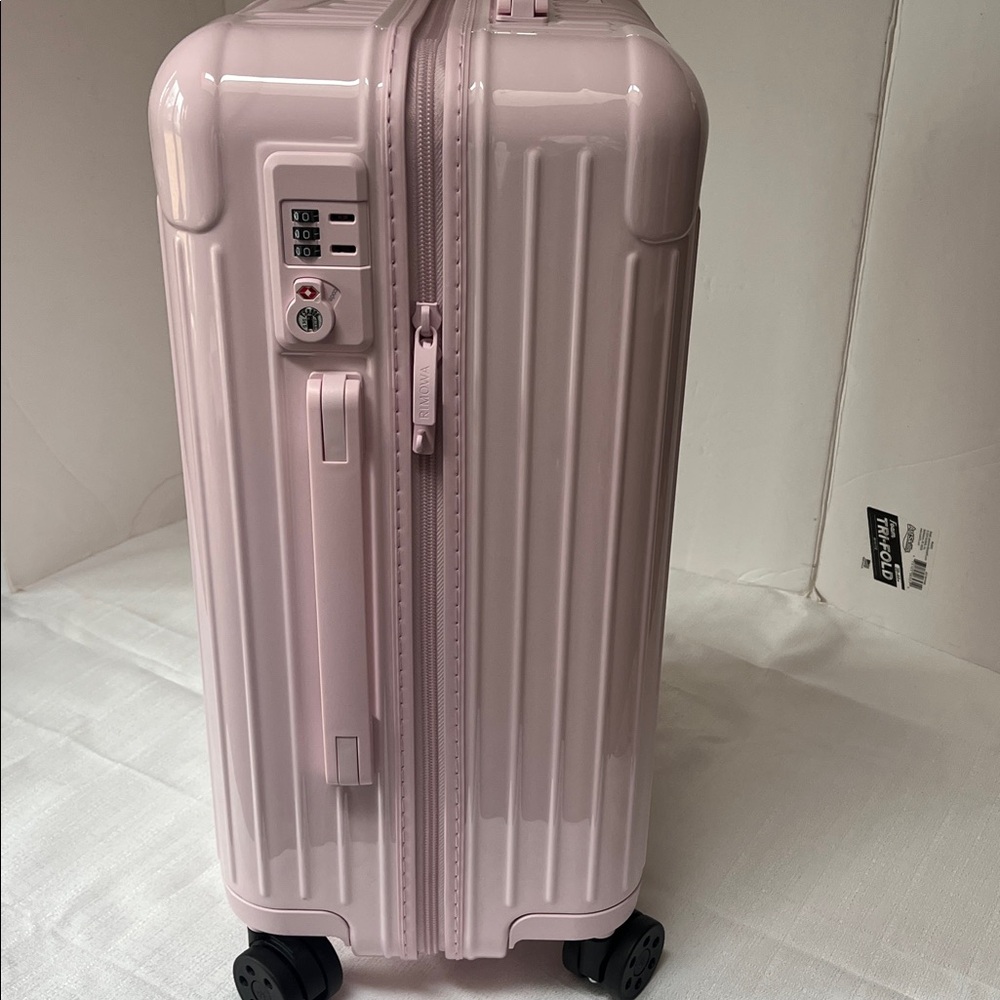 RIMOWA Ballerina Pink Carry-On - Picture 8 of 17